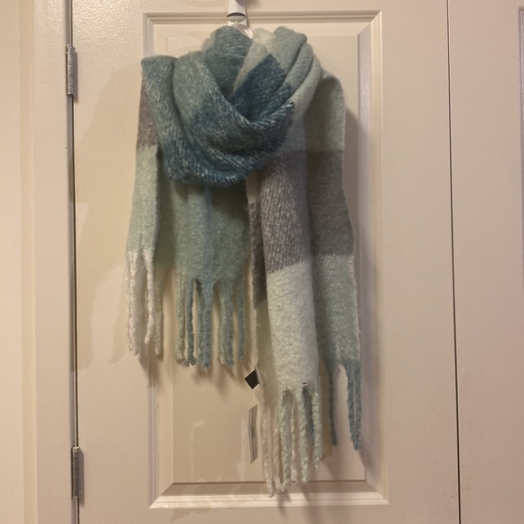 Steve Madden Accessories - (NWT) Gray Mint Teal Green Oversized Fuzzy Winter Scarf Size OS